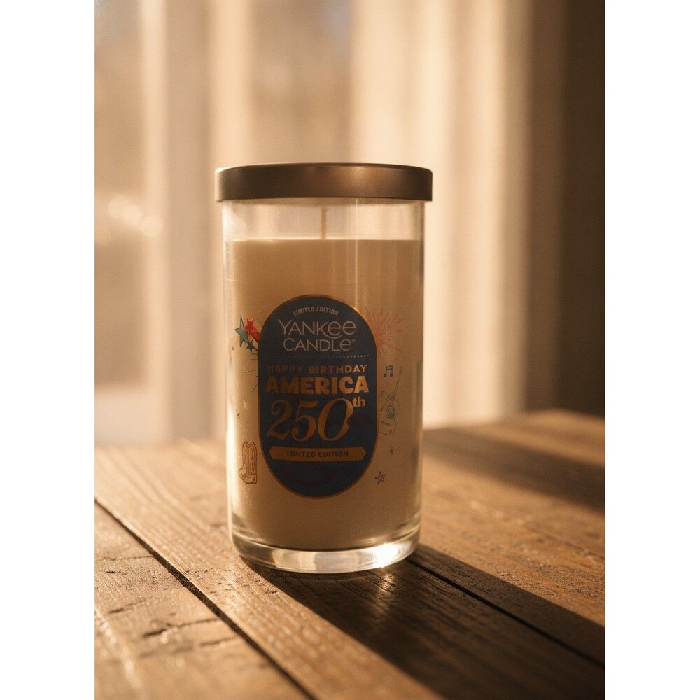 14.25oz Denim Dreams Yankee Candle